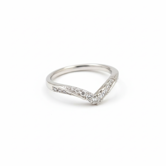 V-Shaped Stacking Ring